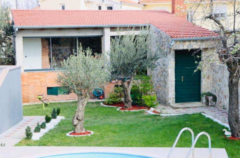 Iva Apartman Sa Bazenom Donji Zemunik Dış mekan fotoğraf