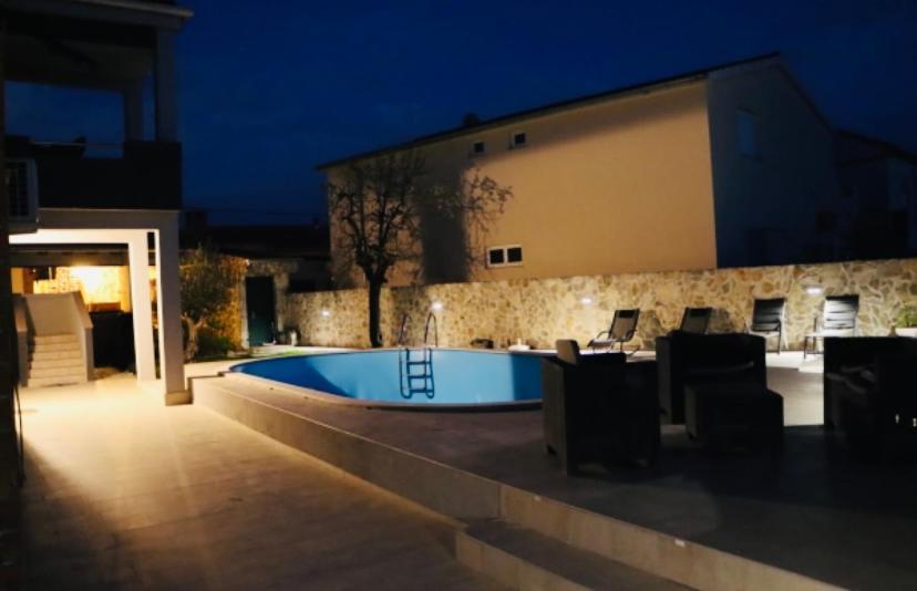 Iva Apartman Sa Bazenom Donji Zemunik Dış mekan fotoğraf
