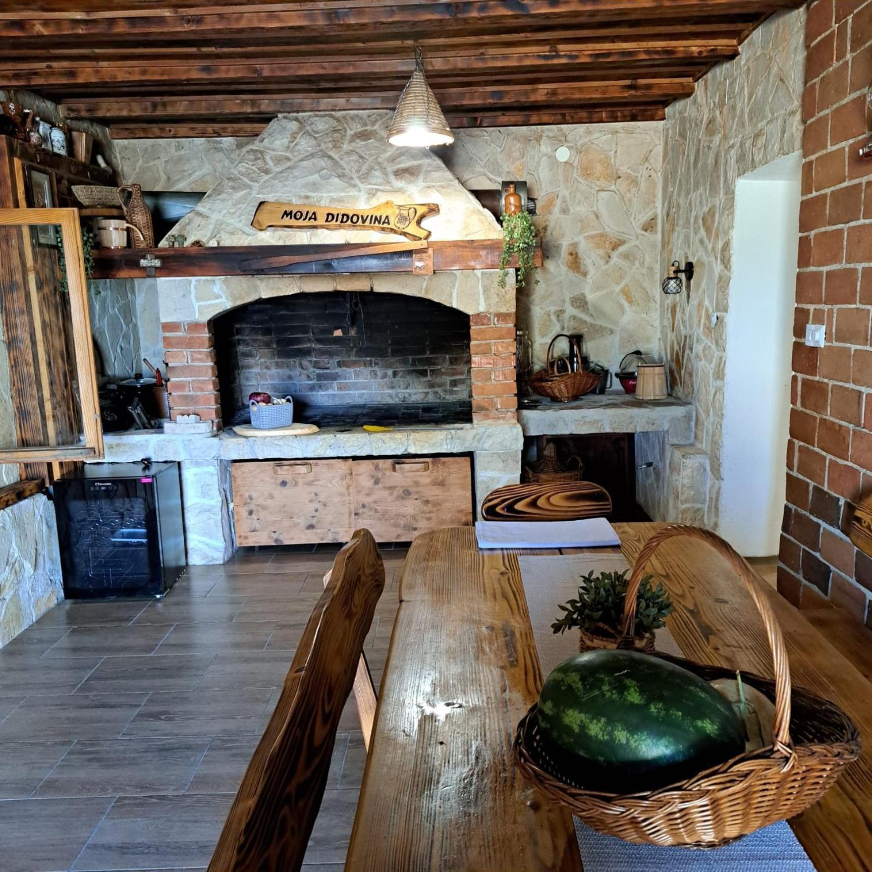 Iva Apartman Sa Bazenom Donji Zemunik Dış mekan fotoğraf